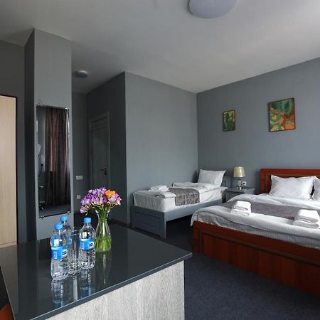Hotel Evita Tasjkent Buitenkant foto