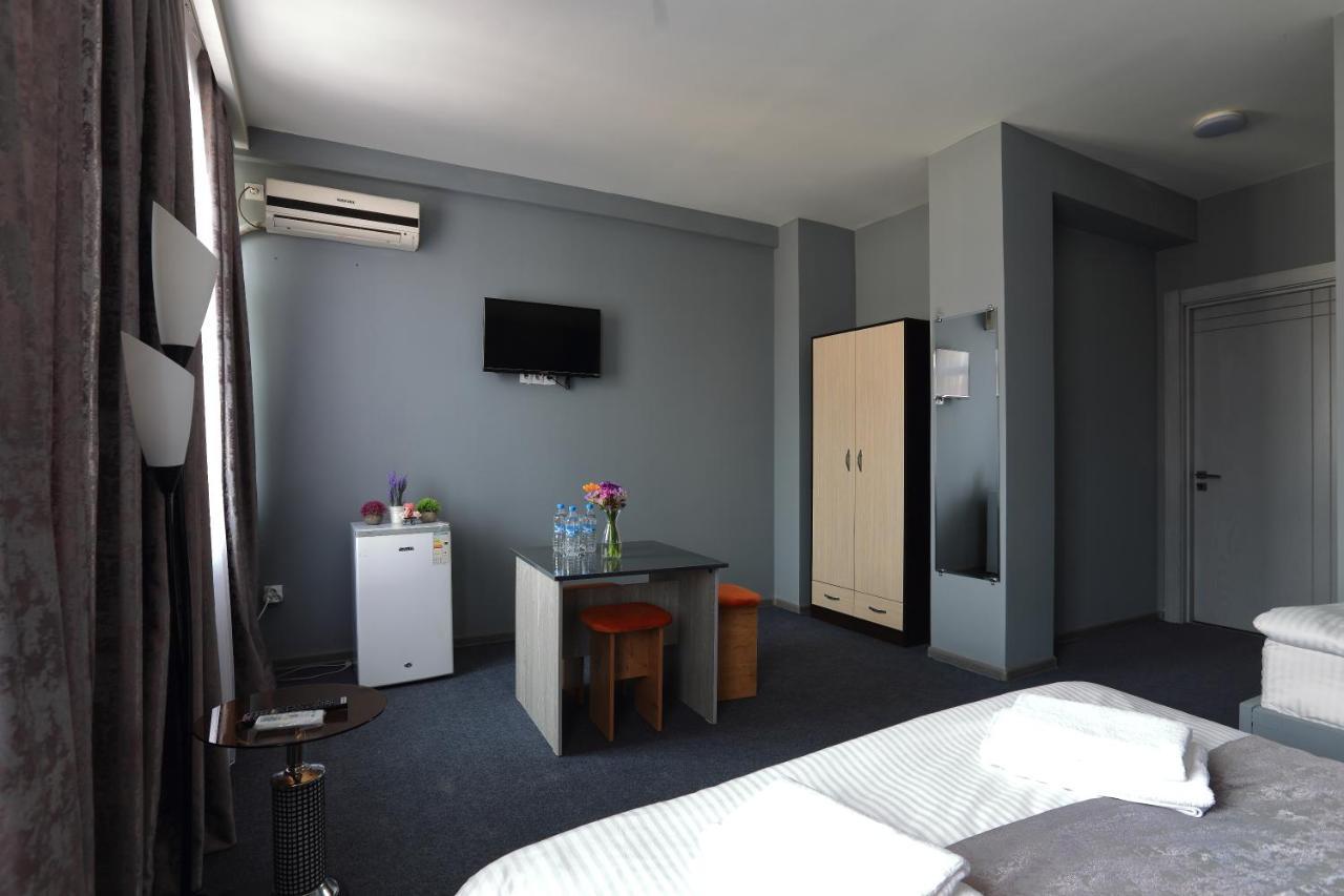 Hotel Evita Tasjkent Buitenkant foto