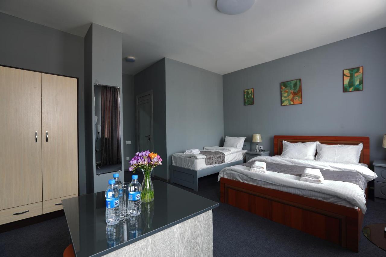 Hotel Evita Tasjkent Buitenkant foto