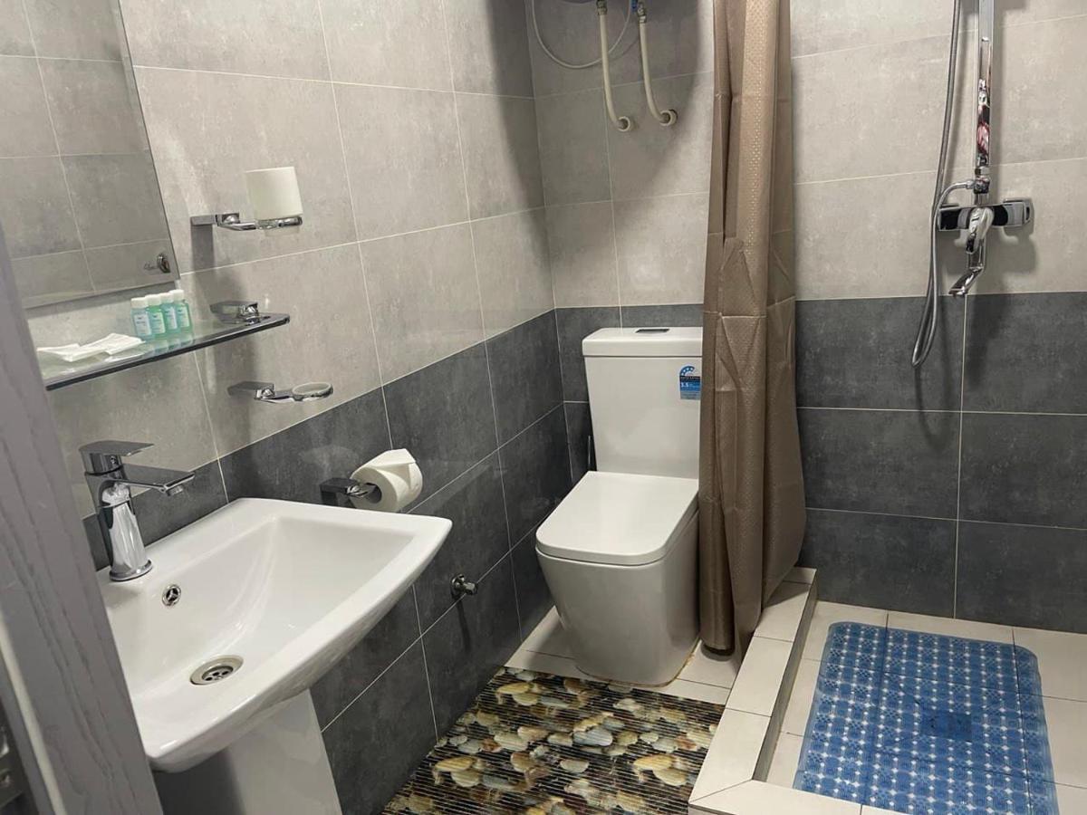 Hotel Evita Tasjkent Buitenkant foto